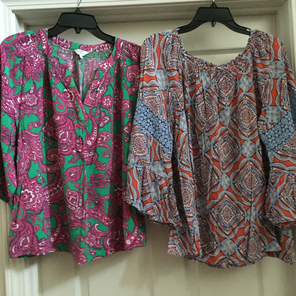 2 Crown & Ivy Curvy tops/tunics